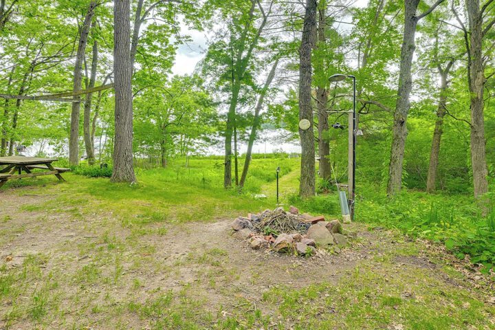 Lakefront Cabin w / Fire Pit Dock, & Boat Rental