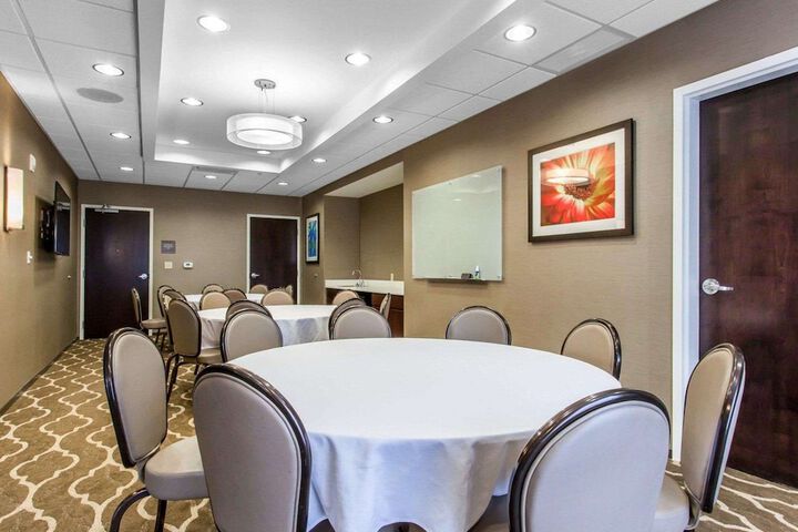 Comfort Suites Youngstown North