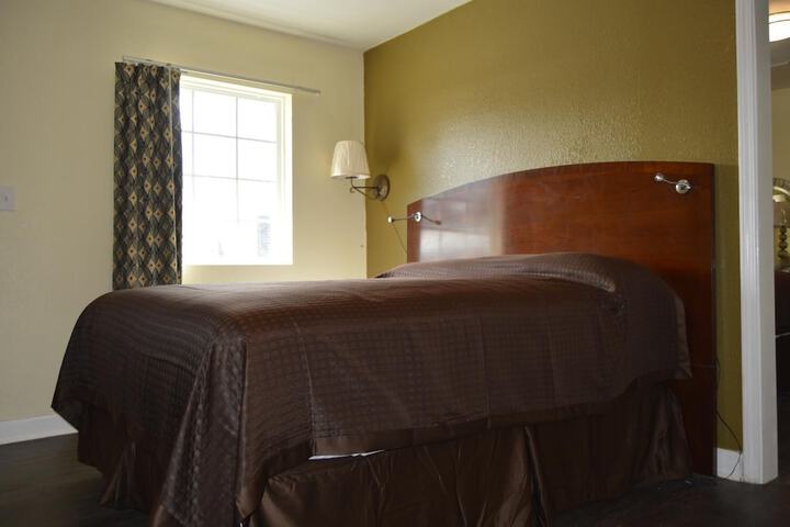 Room 10 of 21