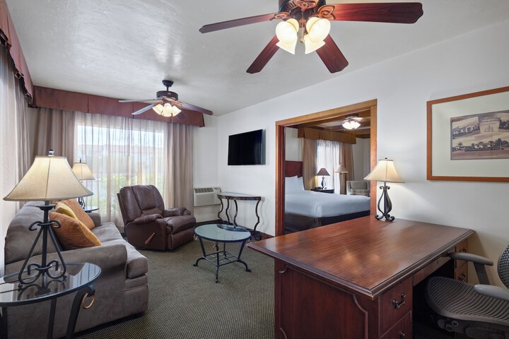 Room 8 of 37