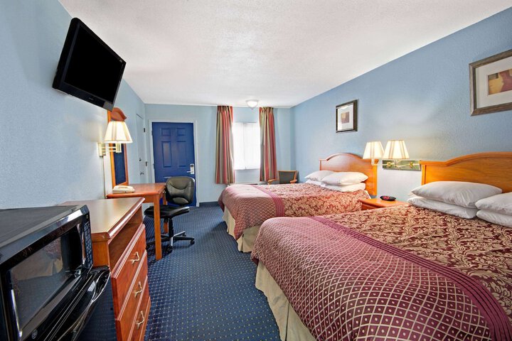 Room 17 of 24