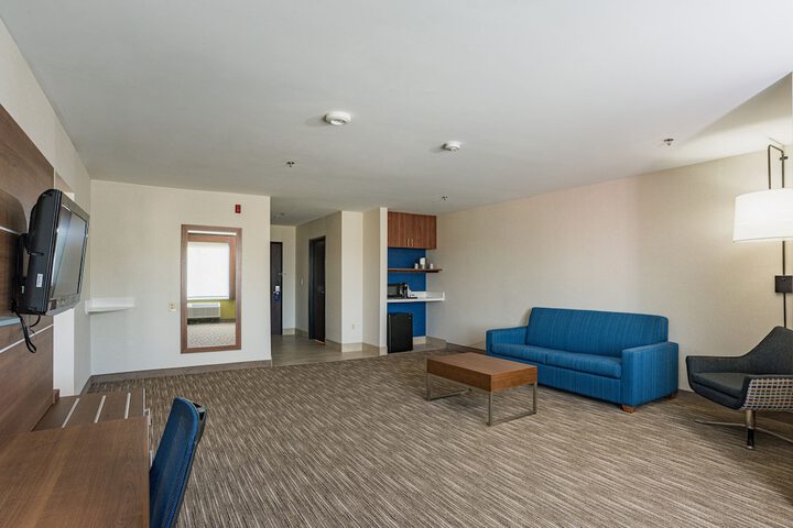 Room 16 of 40