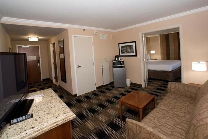 Room 17 of 28