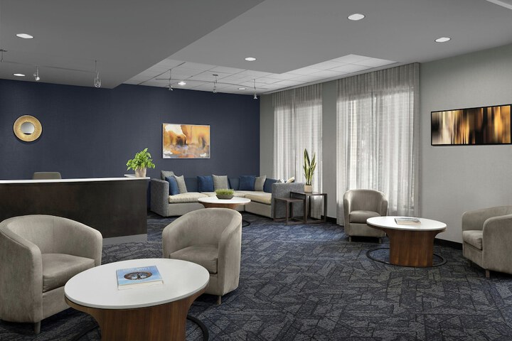 Courtyard by Marriott Greensboro Airport