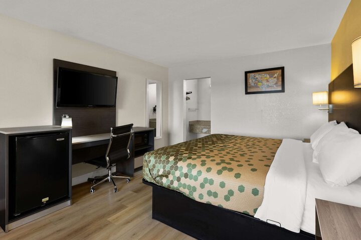 Room 26 of 34
