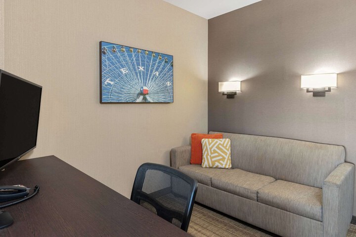 Cambria Hotel Plano Frisco
