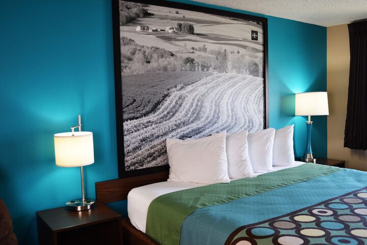 Room 9 of 14
