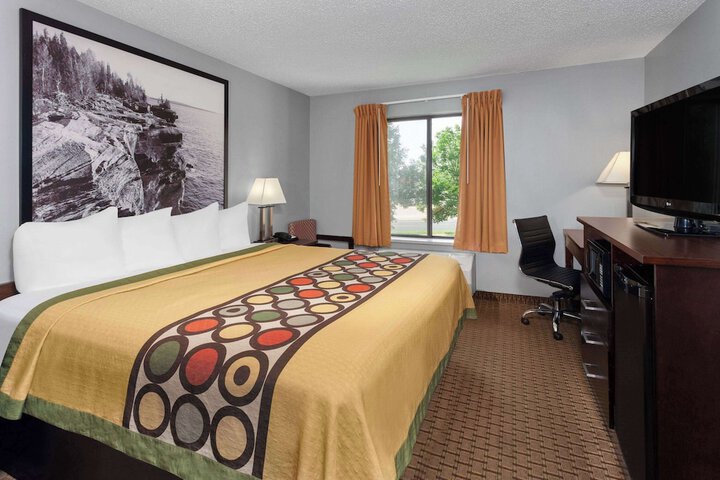 Room 12 of 30