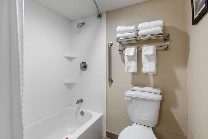 Room 33 of 75
