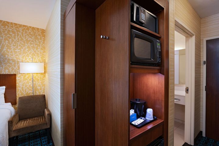 Room 12 of 25