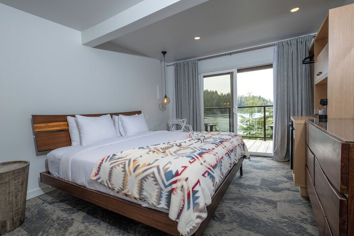 Duffin Cove Oceanfront Lodging