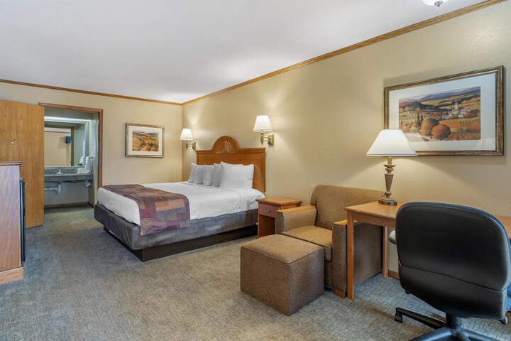 SureStay by Best Western Kansas City Country Inn North