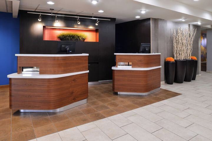 Country Inn & Suites by Radisson Brown Deer - Milwaukee North