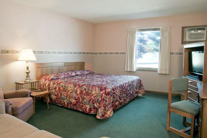 Room 12 of 24