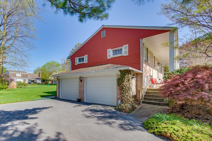 Charming Leola Home: 10 Mi to Downtown Lancaster!