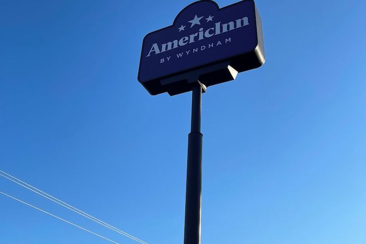 AmericInn by Wyndham Chippewa Falls