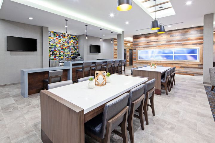 SpringHill Suites by Marriott Escondido Downtown