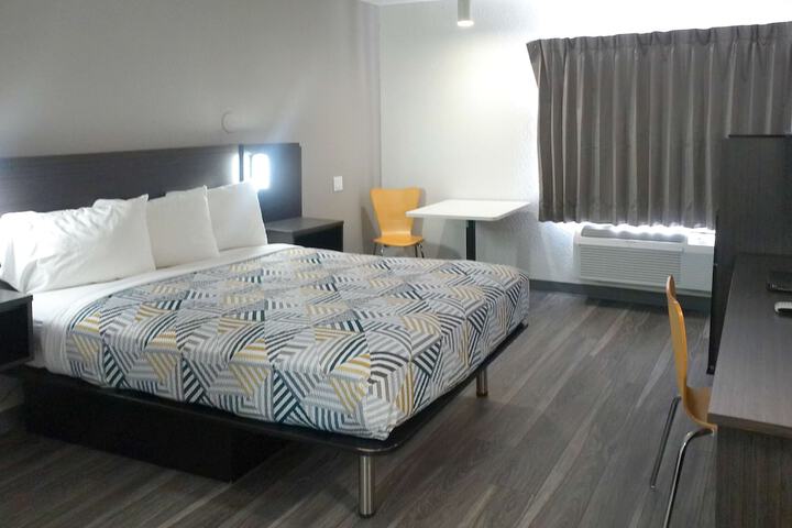 Room 9 of 48