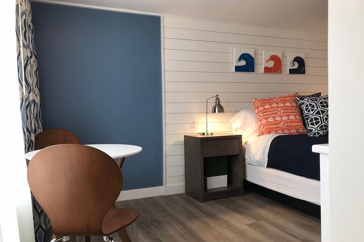 Room 8 of 34