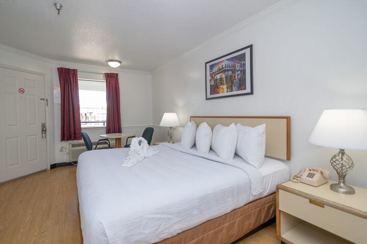 Room 14 of 30