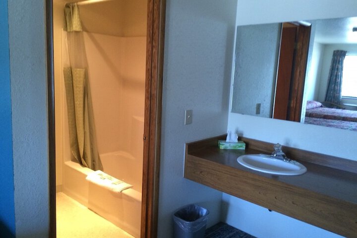 Room 37 of 43