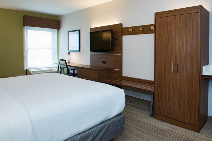Room 26 of 46