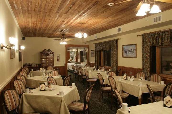 Dining 46 of 68