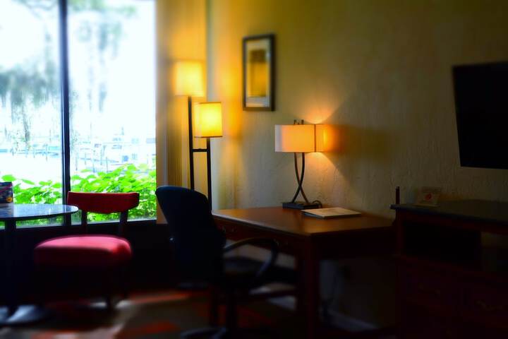 Room 12 of 40