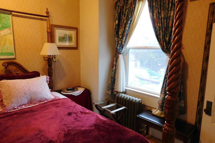 Room 32 of 55