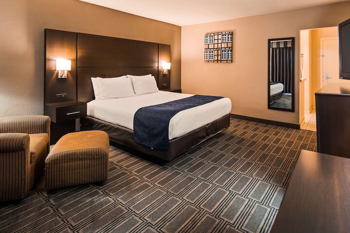 Room 10 of 20