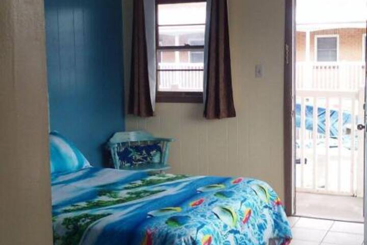 CORAL SANDS MOTEL