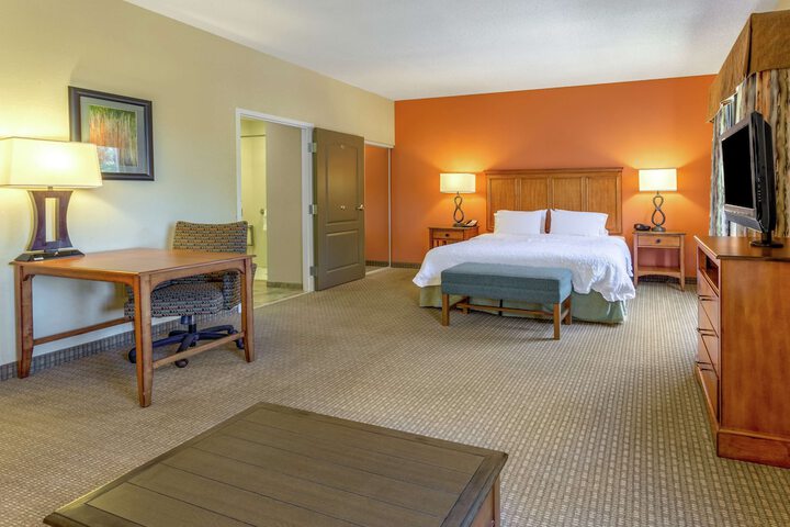 Room 6 of 33