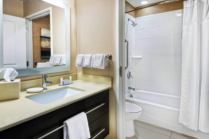 Room 15 of 28