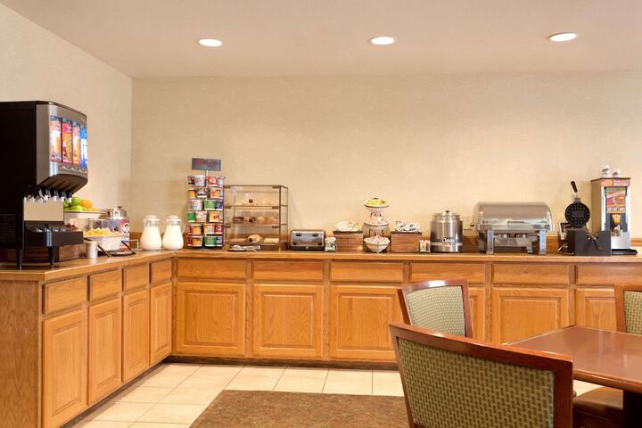 Breakfast/Coffee Service 9 of 13