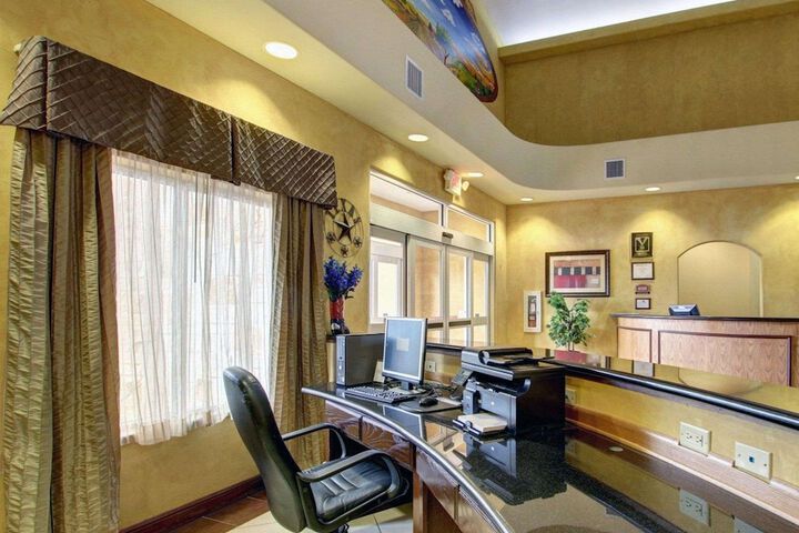 Comfort Inn & Suites Alvarado