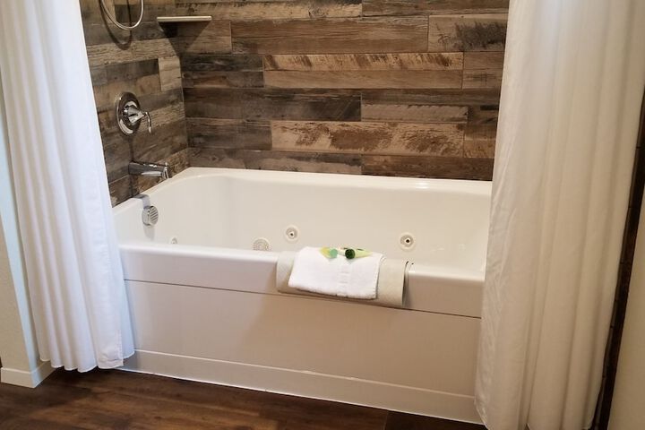 Hot Tub 228 of 235