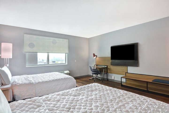 Room 28 of 38