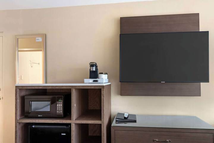 Best Western Plus Kansas City Sports Complex Hotel
