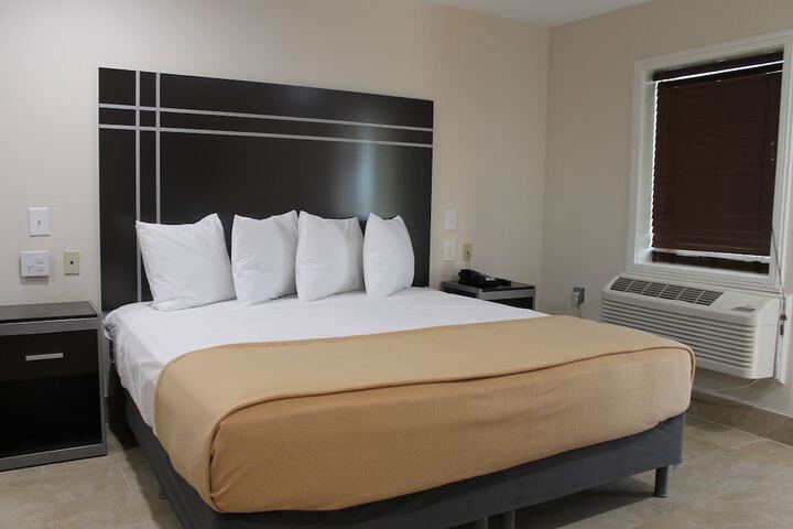 Room 13 of 29