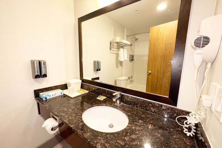 Room 115 of 168