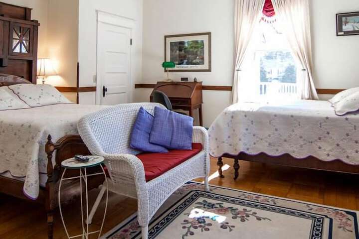 Room 4 of 36