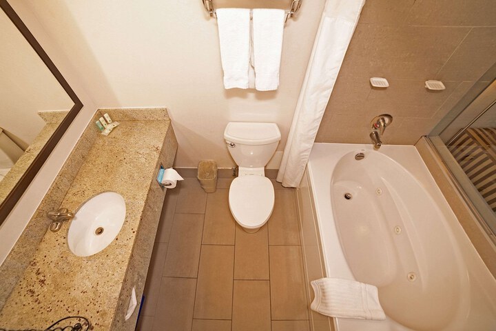 Room 10 of 49