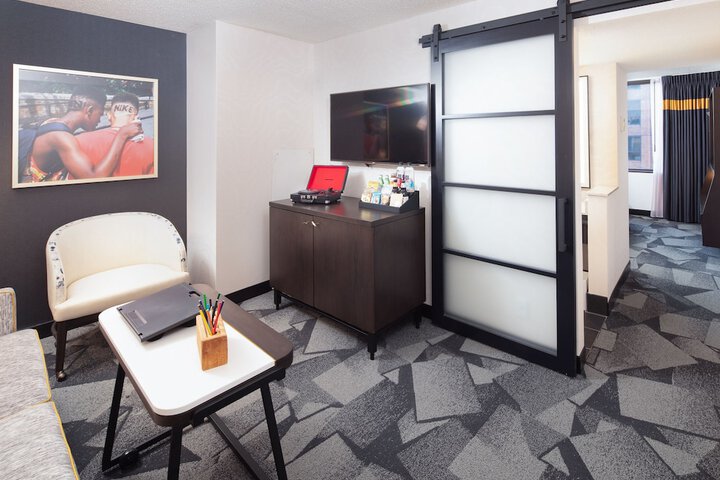Room 26 of 74