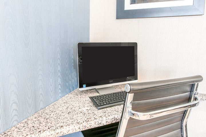Business Center 22 of 23