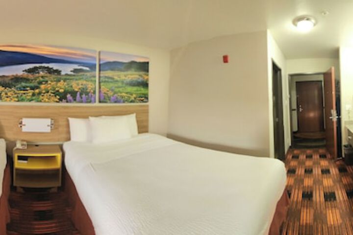 Room 33 of 42