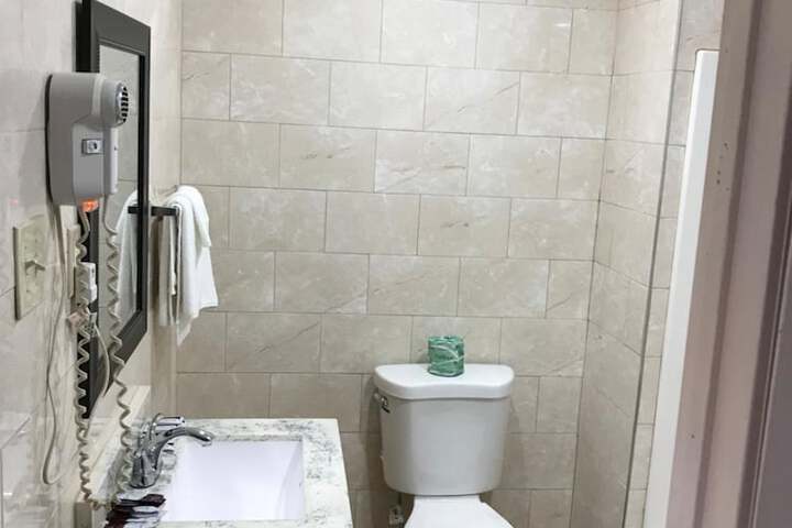 Room 8 of 22