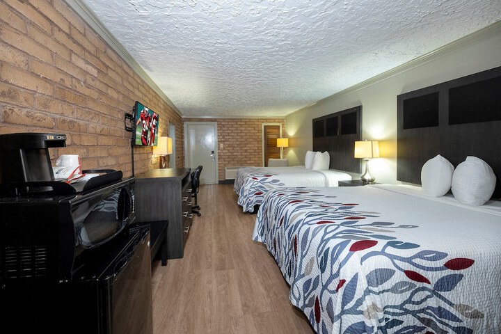 Room 18 of 29