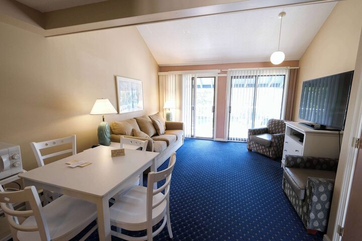 Room 103 of 131