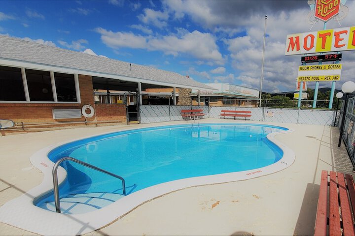 Pool 14 of 51