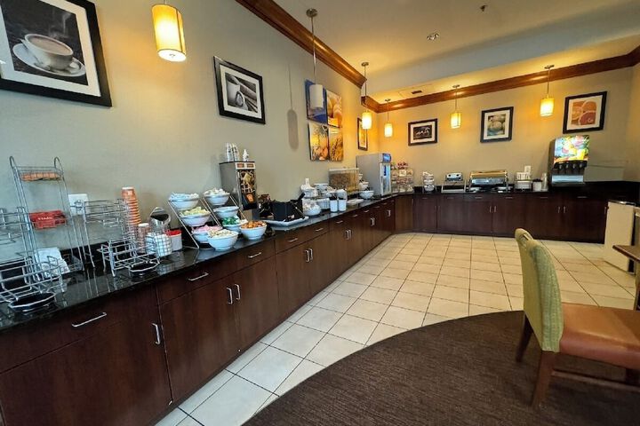 Comfort Inn & Suites Lexington Park near Pax River
